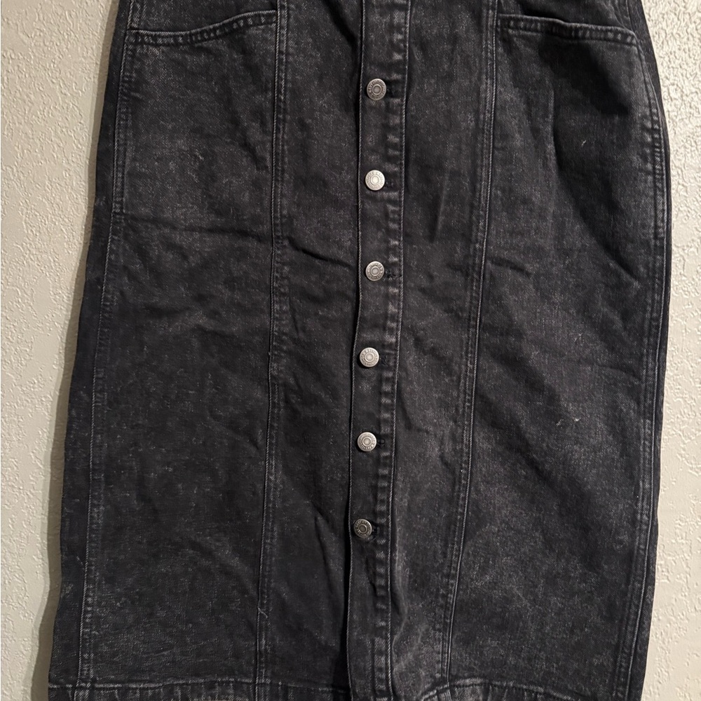Old Navy Black Button-Front Midi Skirt